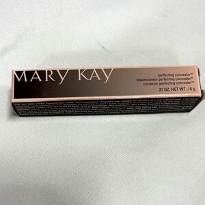 Mary Kay Perfecting Concealer- Deep Ivory